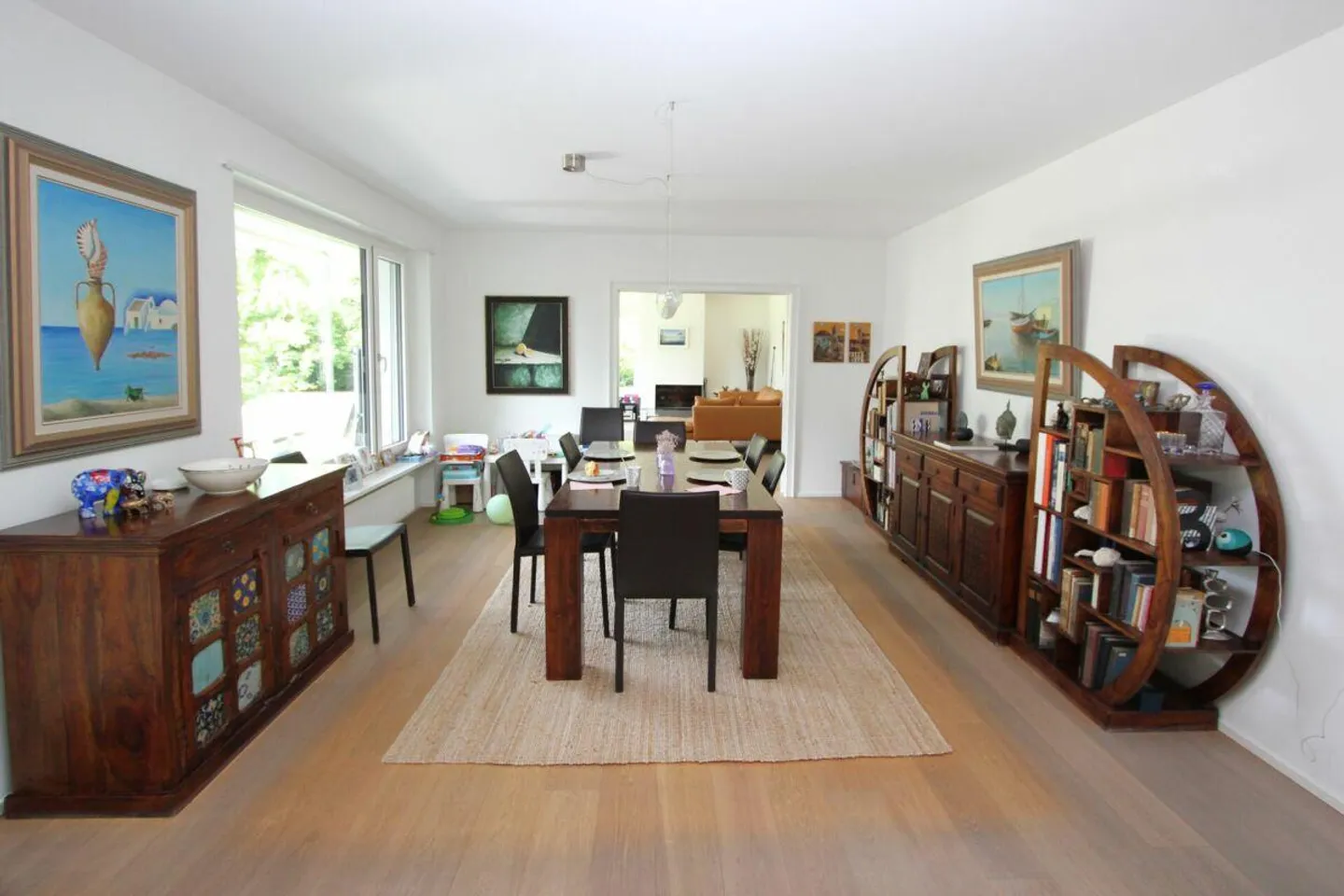 Attractive house on the beautiful Bruderholz / 7-room with pool and double garage - Photo 4 of 17
