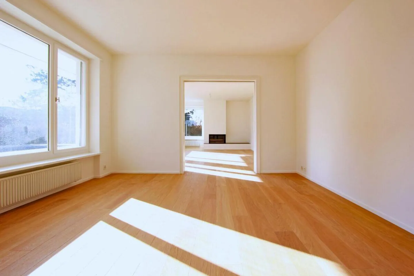 Attractive house on the beautiful Bruderholz / 7-room with pool and double garage - Photo 5 of 17