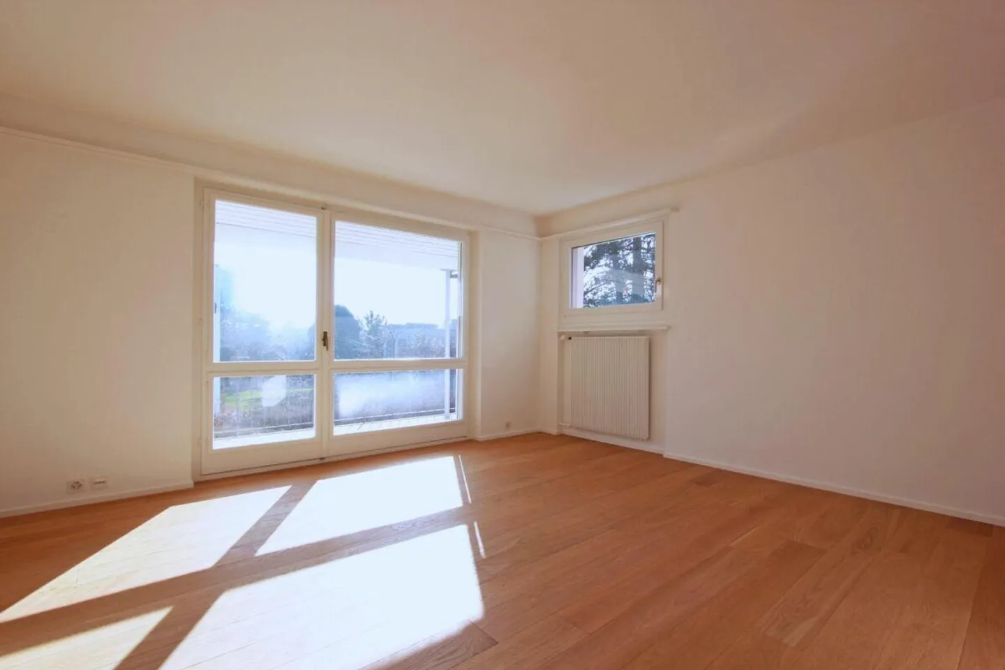 Attractive house on the beautiful Bruderholz / 7-room with pool and double garage - Photo 11 of 17