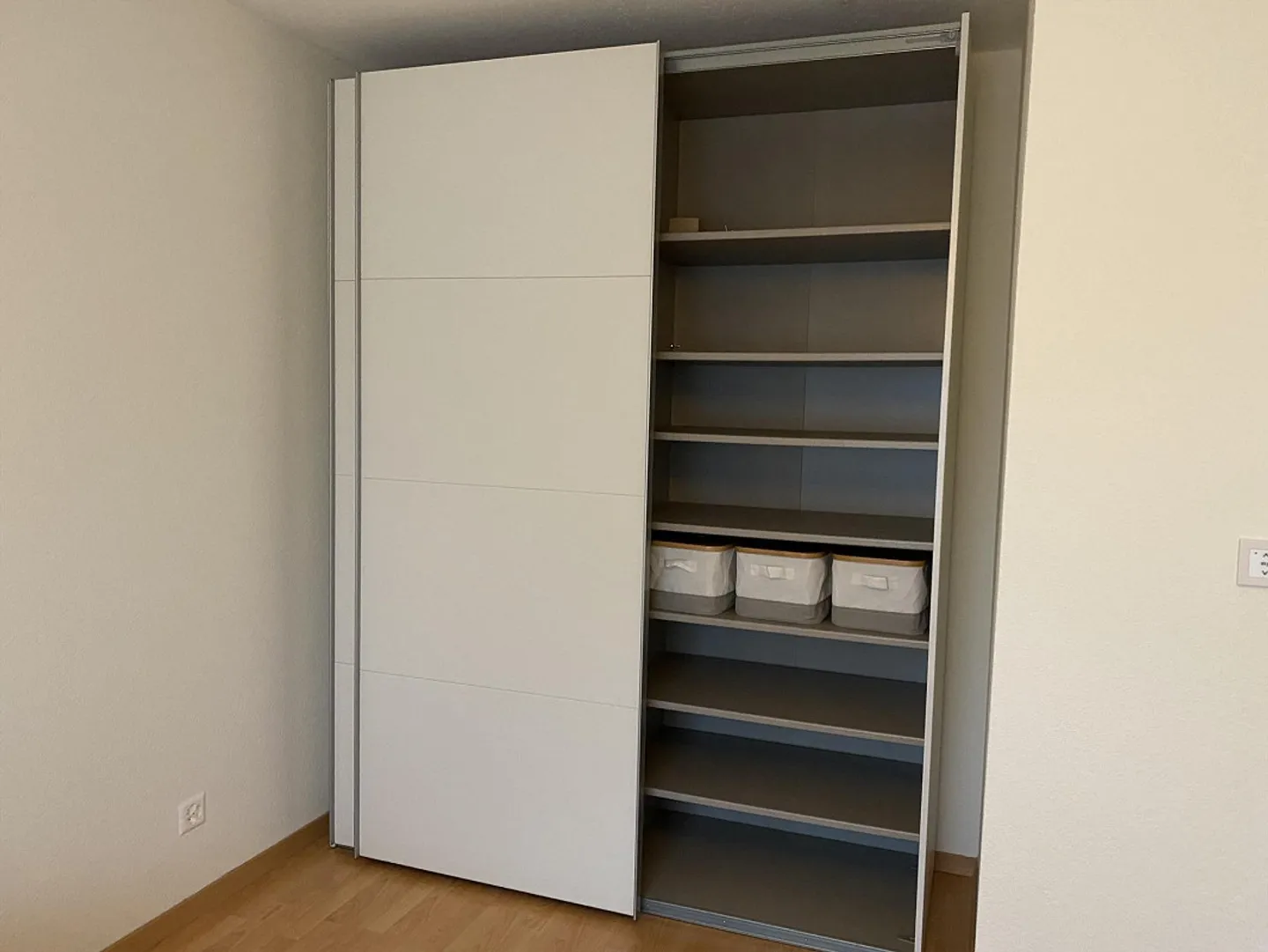 Camera condivisa arredata in affitto - Foto 3 di 4