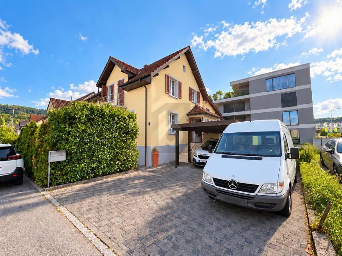 VIVERE SPAZIOSO CON GIARDINO E PATIO - Foto 1 di 6