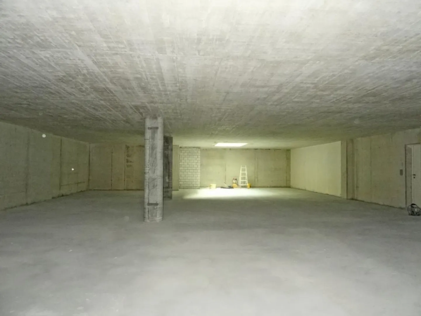 Spazio di stoccaggio di 258m² in una posizione centrale - Foto 2 di 2