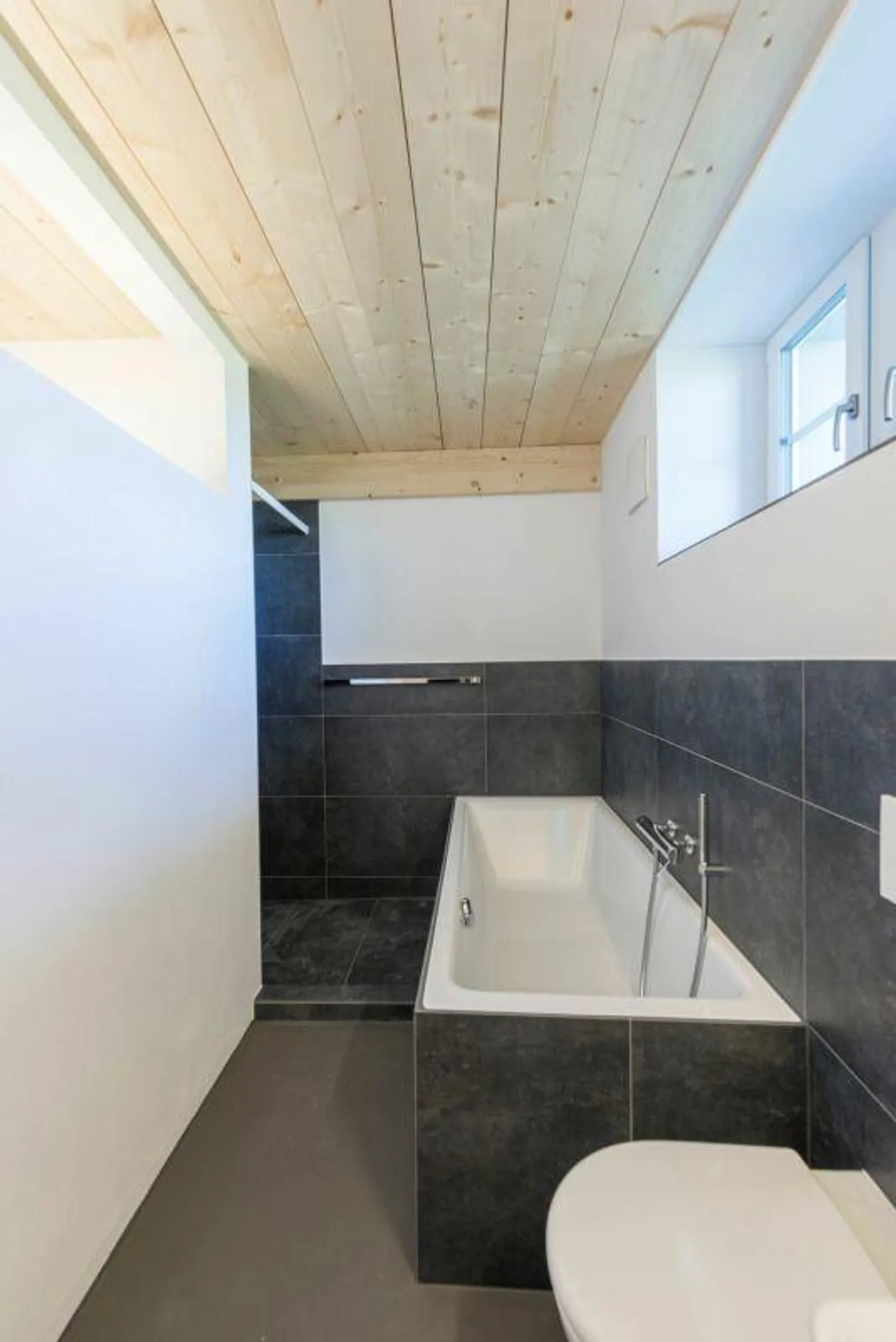 Stylish living in a historic property of a farm estate - Photo 10 of 13