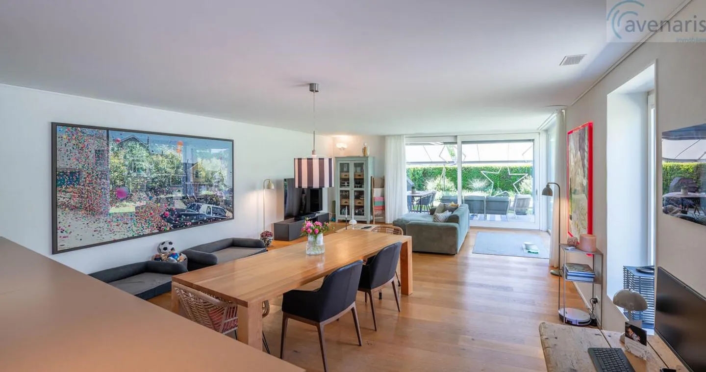 Beautiful 5.5-room double-family house in a sunny location - Photo 2 of 14