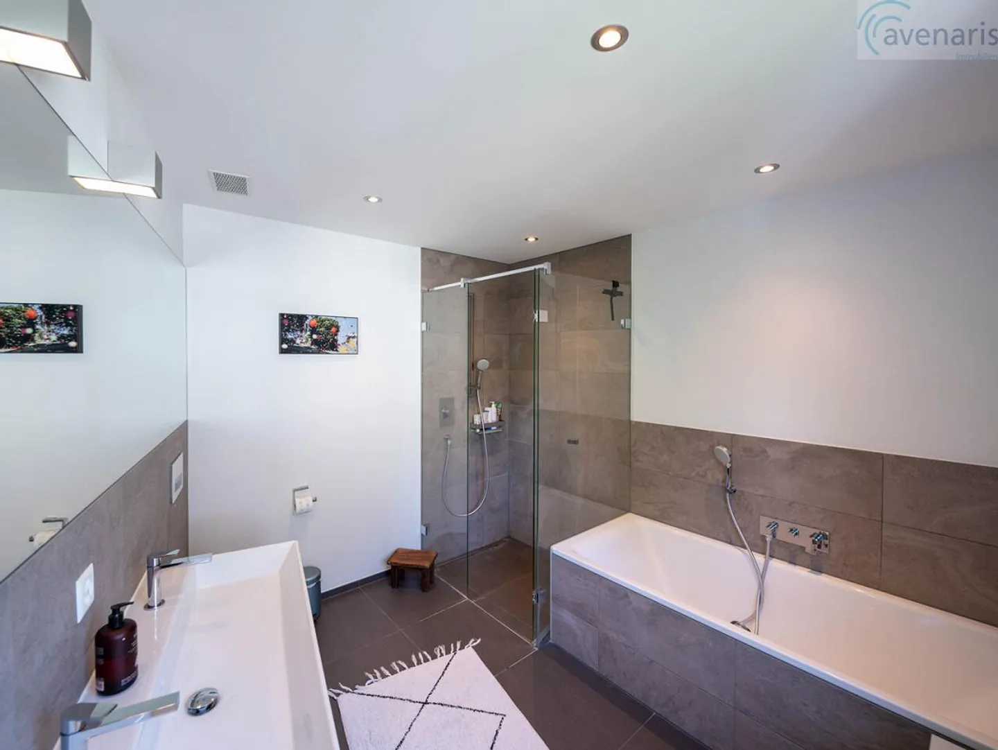 Beautiful 5.5-room double-family house in a sunny location - Photo 9 of 14