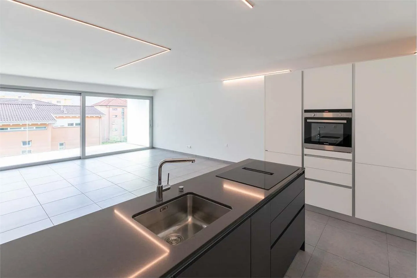 Rif. 2371 Bellinzona, modernes 3.5-Zimmer-Wohnung mit großer Terrasse - Foto 4 von 9