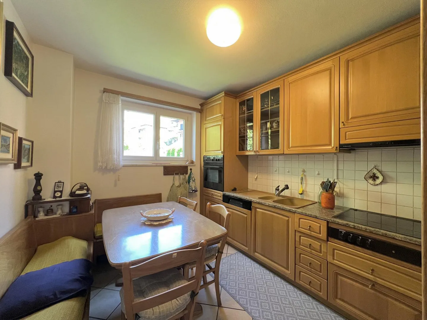 VILLA BIFAMILIARE 8.5 LOCALI + TERRENO EDIFICABILE A SONVICO - Foto 4 di 9