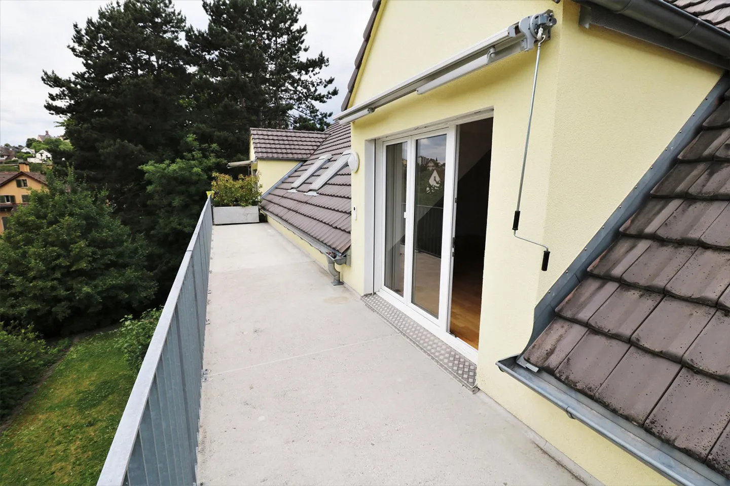 Helle 2.5-Zimmerwohnung mit Balkon in der Nähe des Rheins zu vermieten - Photo 8 sur 9