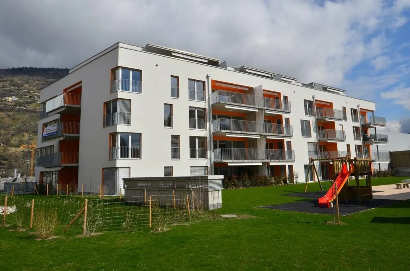 Moderne 4.5 Zimmerwohnung an zentraler und ruhiger Lage - Foto 1 von 9