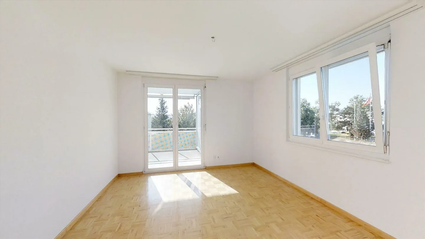 Practical and spacious: Your new home with top connections. - Photo 7 of 9