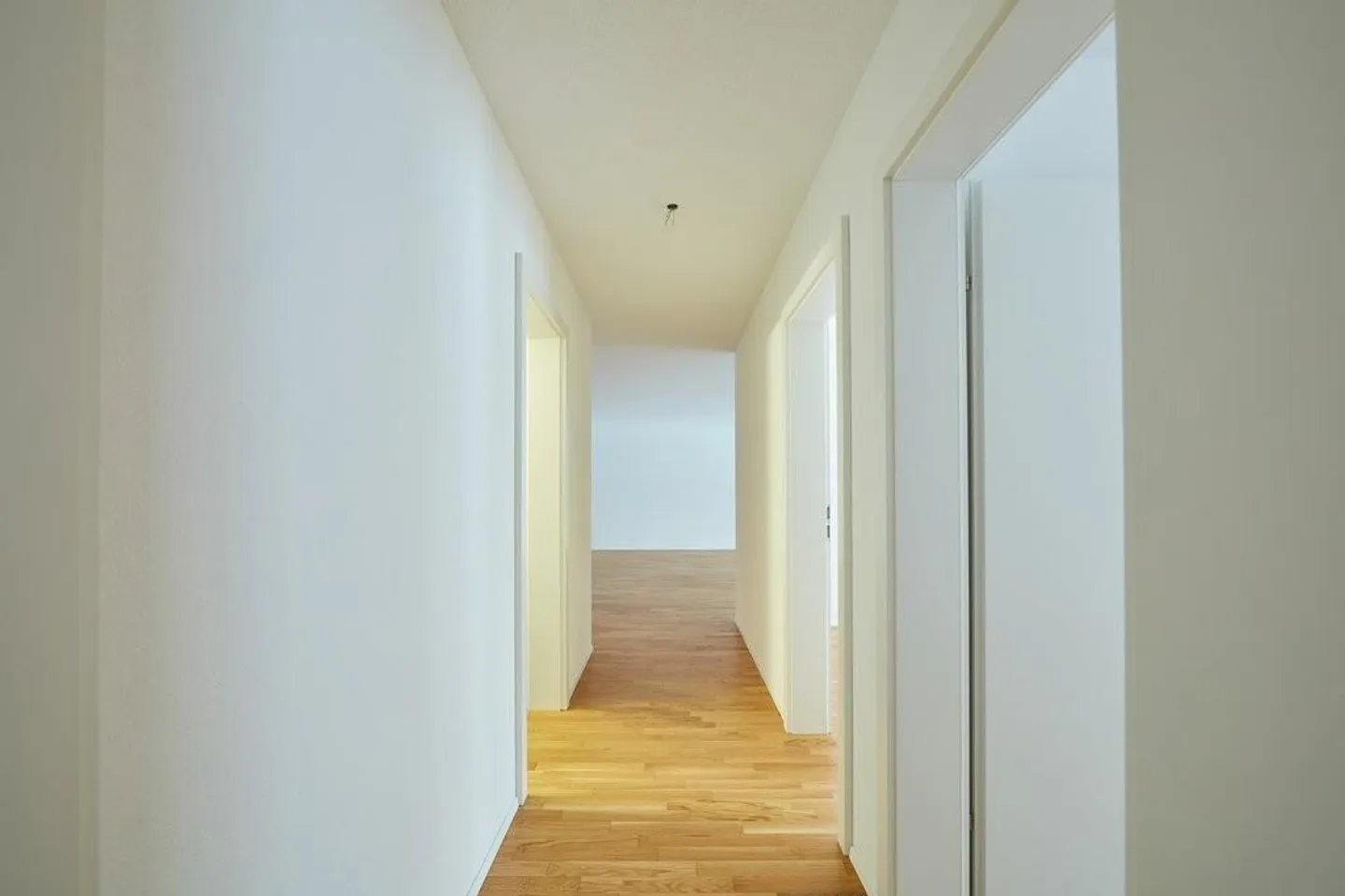 Moderne 4.5 Zimmerwohnung an zentraler und ruhiger Lage - Foto 7 von 9