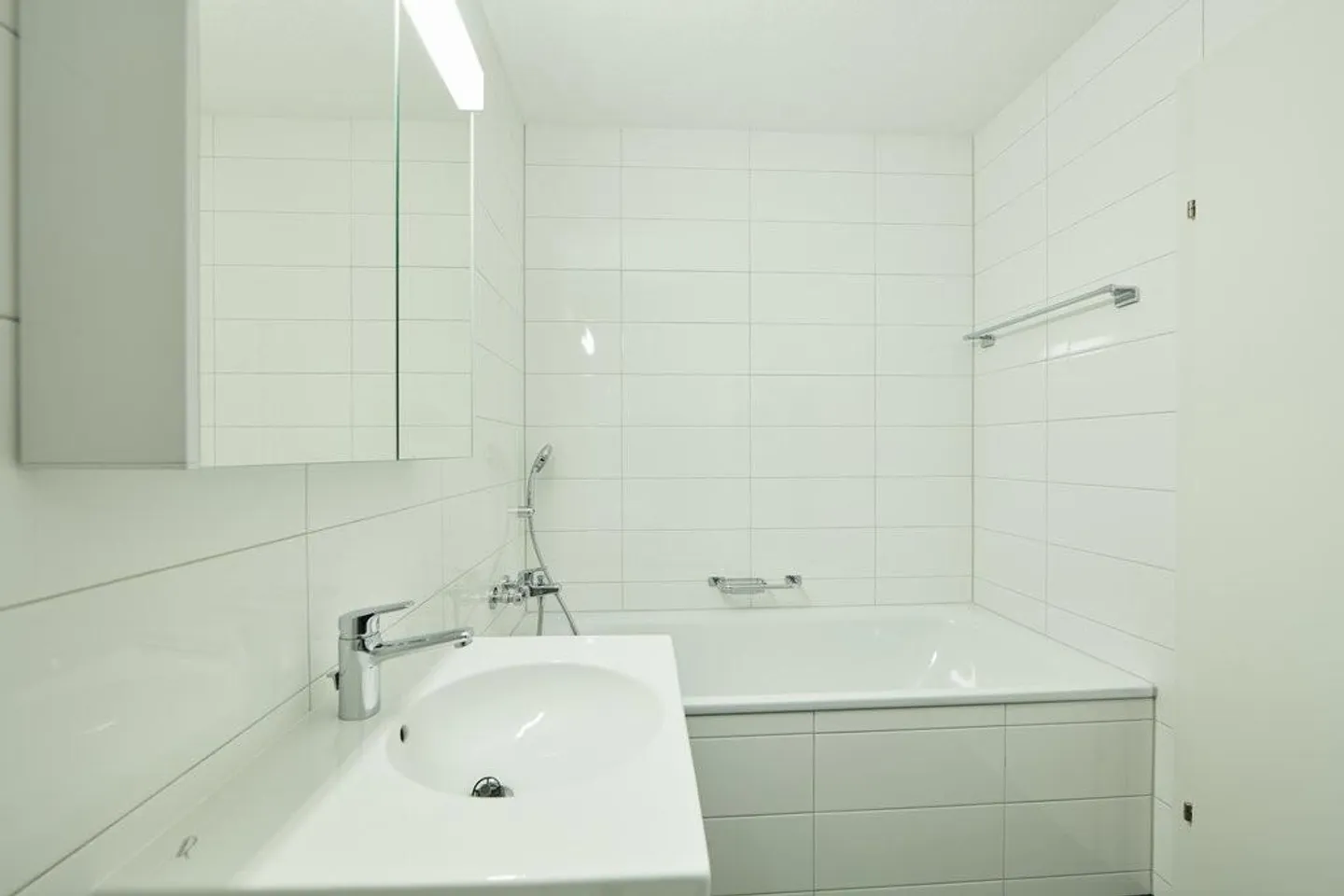 Moderne 4.5 Zimmerwohnung an zentraler und ruhiger Lage - Foto 8 von 9