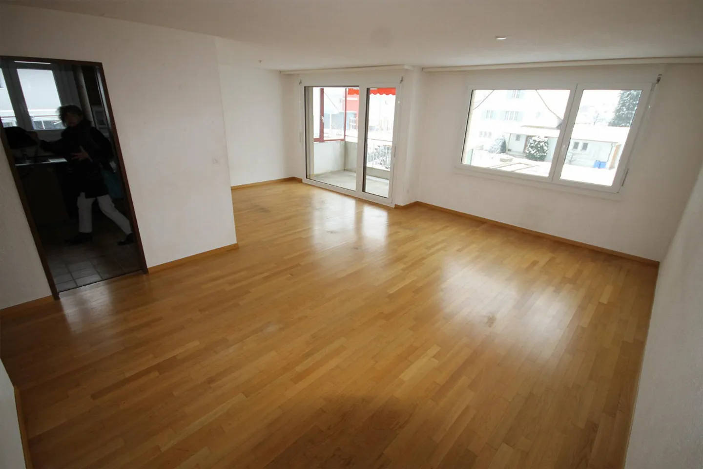 Appartamento 4.5 stanze in una casa di 6 famiglie - Foto 2 di 7