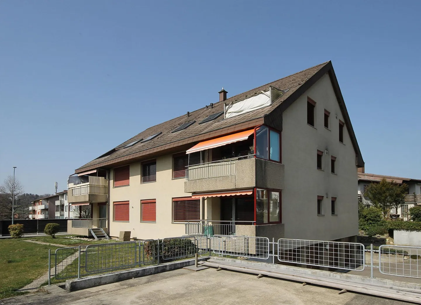 Appartamento 4.5 stanze in una casa di 6 famiglie - Foto 1 di 7