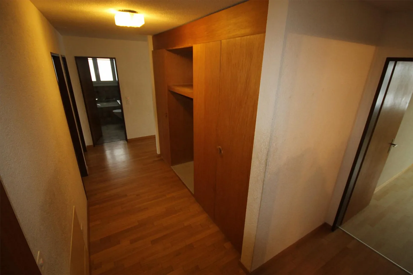 Appartamento 4.5 stanze in una casa di 6 famiglie - Foto 5 di 7