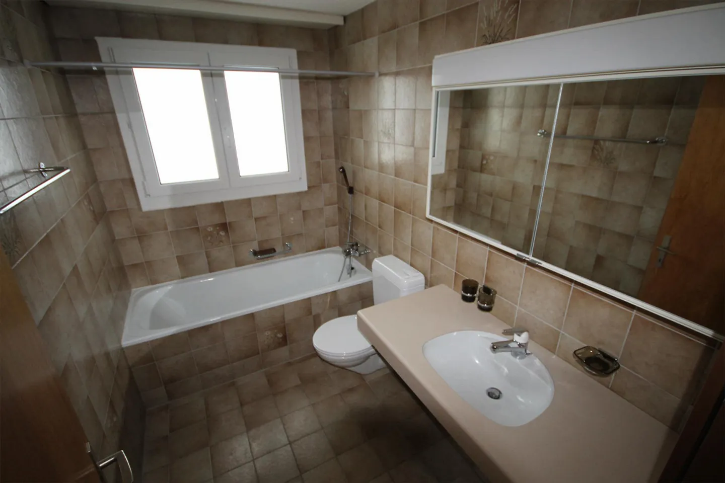 Appartamento 4.5 stanze in una casa di 6 famiglie - Foto 7 di 7