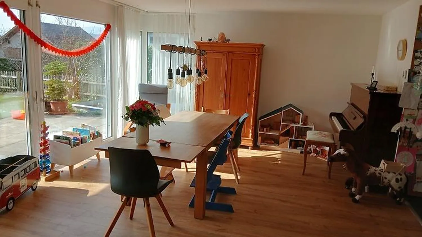 Charming Duplex in Quiet Area - Photo 5 of 9