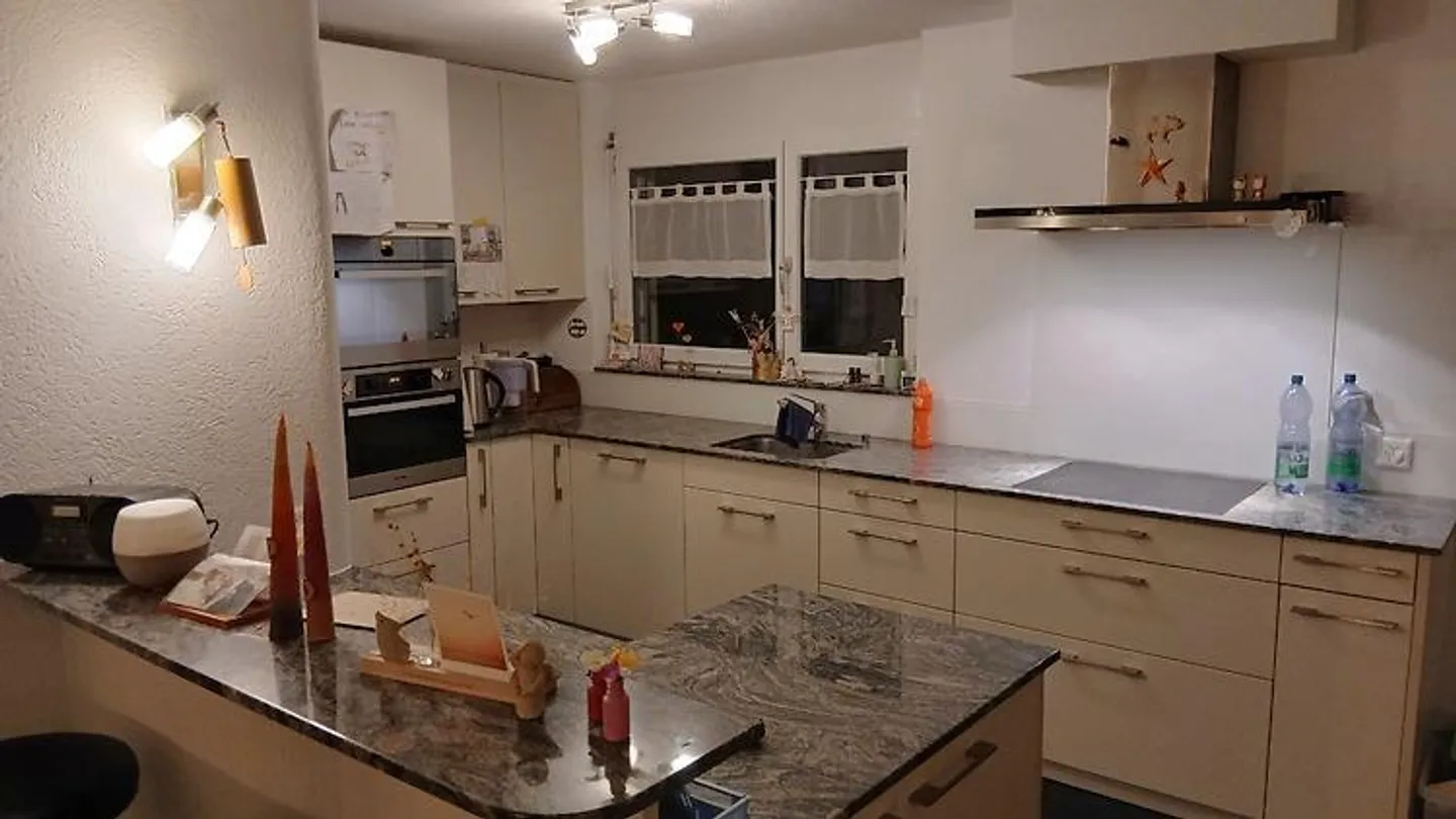 Charming Duplex in Quiet Area - Photo 6 of 9