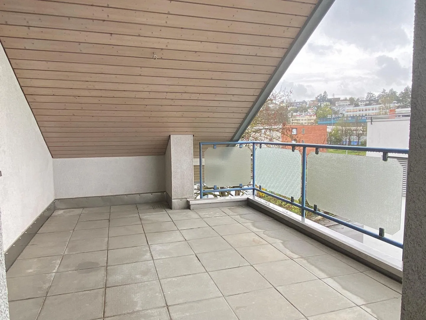 Attico con grande balcone - Foto 1 di 7