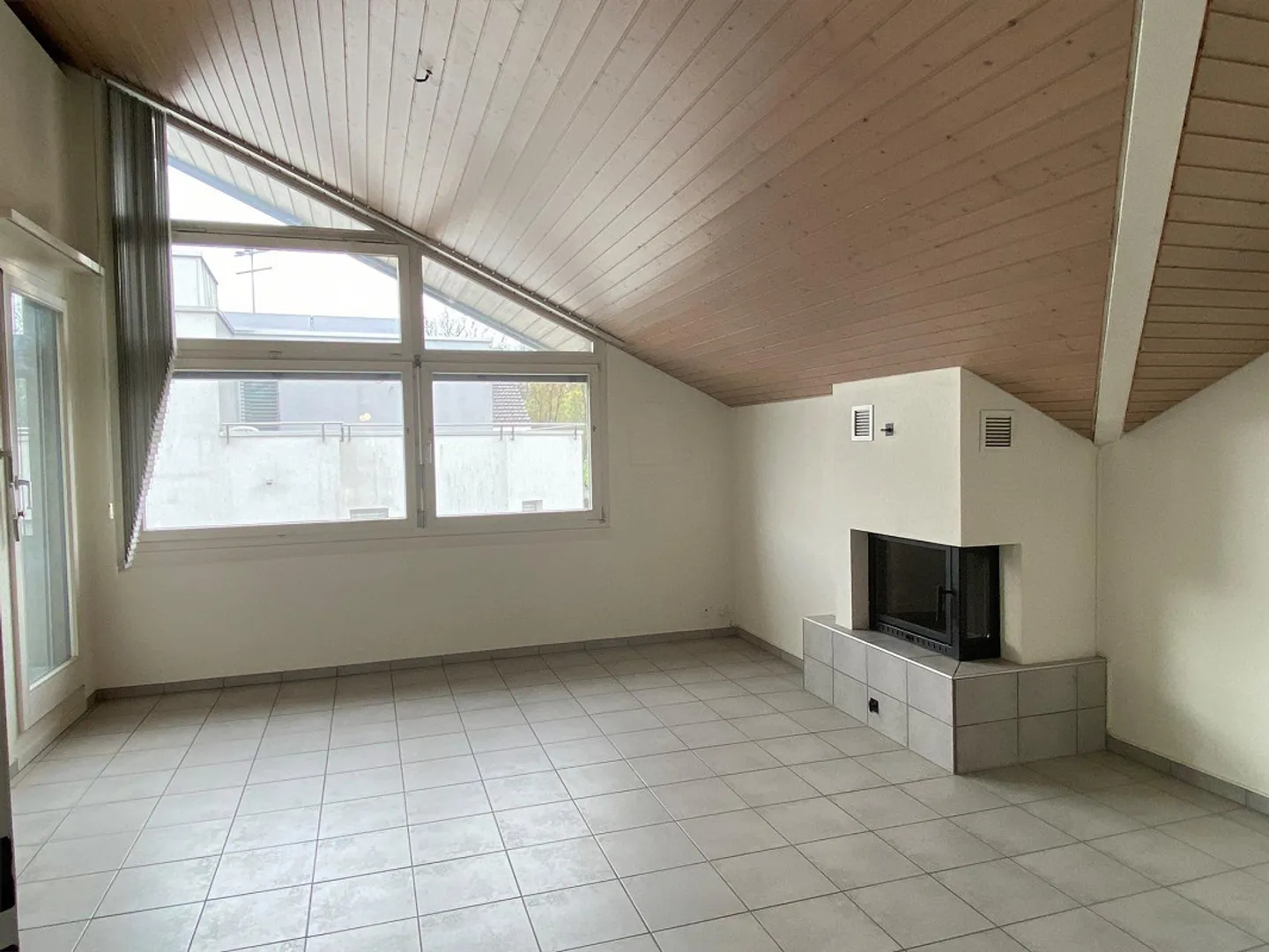 Attico con grande balcone - Foto 3 di 7