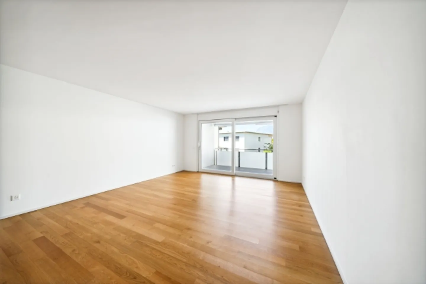 Appartement ensoleillé avec terrasse - Photo 2 sur 10