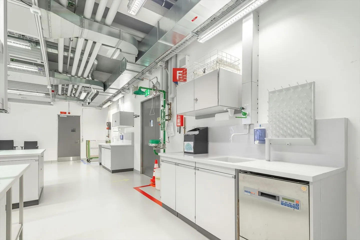 Laboratoires de première classe avec des normes BSL1 et BSL2 au campus Horgen Labs - Photo 3 sur 13