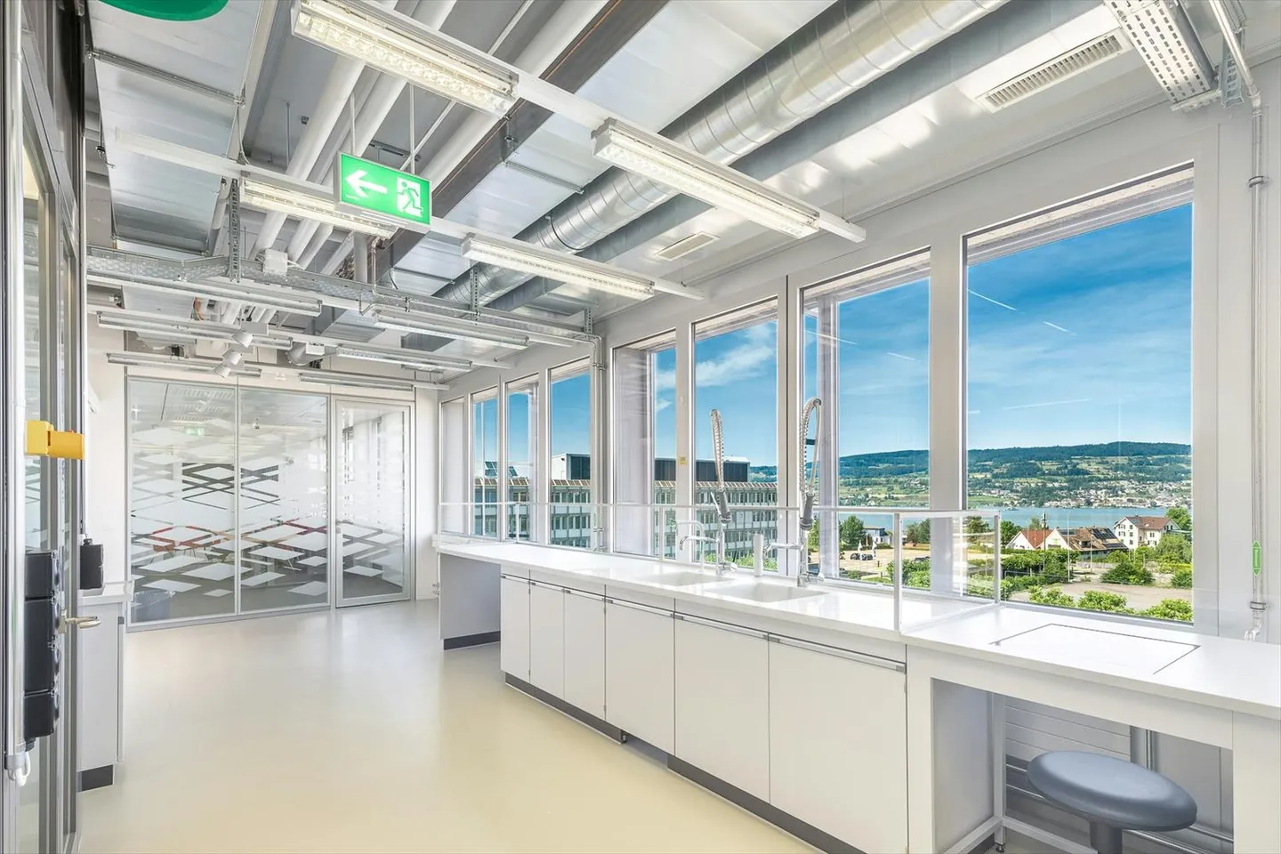 Laboratoires de première classe avec des normes BSL1 et BSL2 au campus Horgen Labs - Photo 6 sur 13