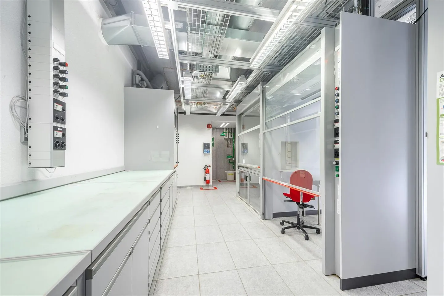 Laboratoires de première classe avec des normes BSL1 et BSL2 au campus Horgen Labs - Photo 12 sur 13