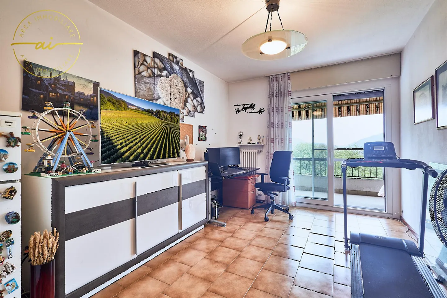 APPARTEMENT SPACIEUX DE 5 PIÈCES AVEC JARDIN PRIVÉ ET DEUX TERRASSES - Photo 5 sur 13