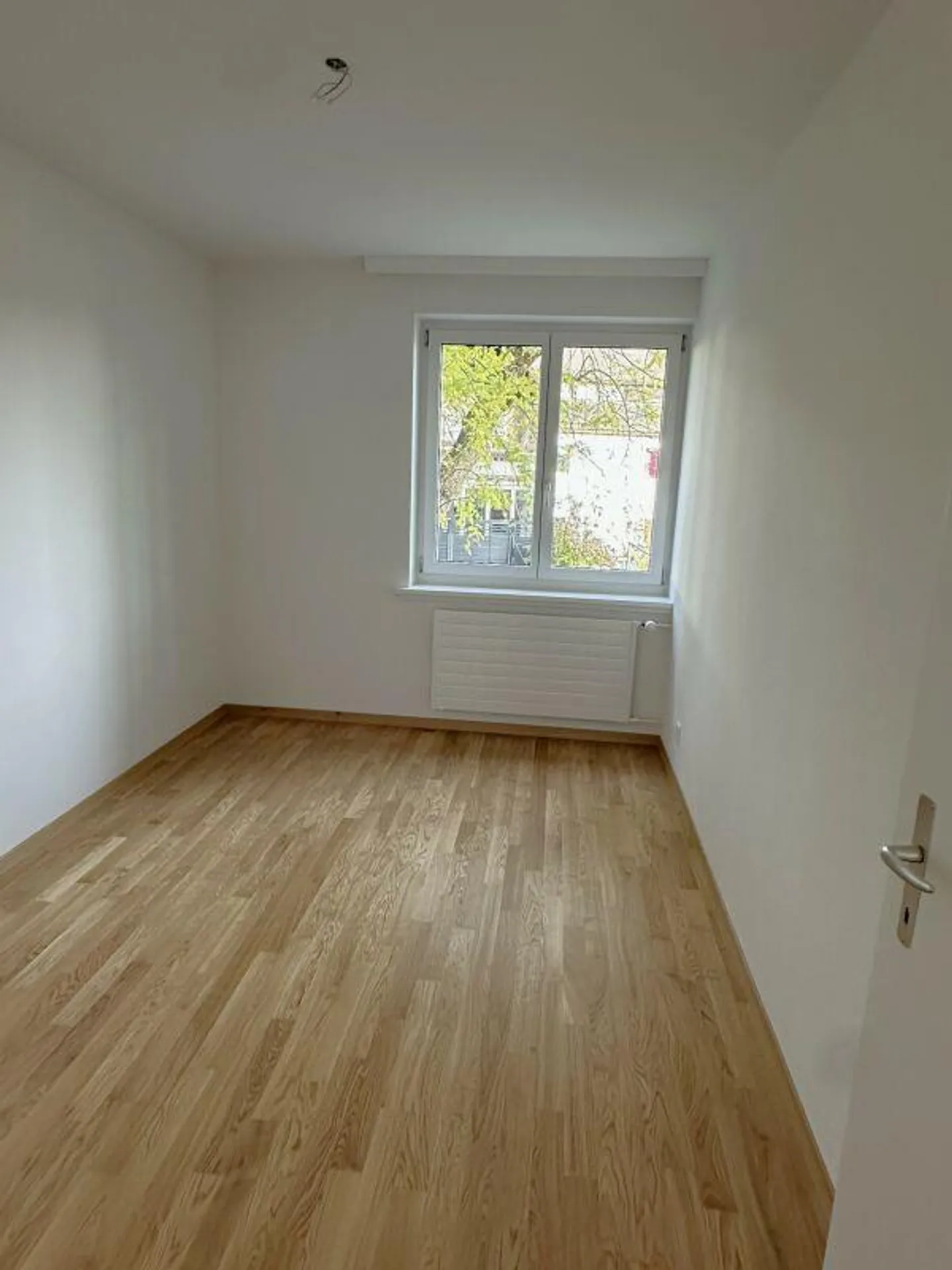 Living in a well-maintained property - Photo 6 of 7