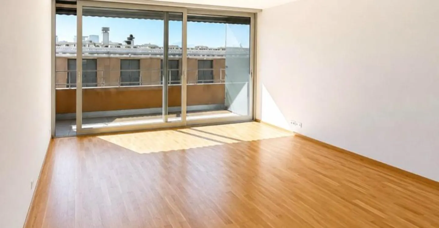 Superbo appartamento moderno con balcone - Foto 1 di 10