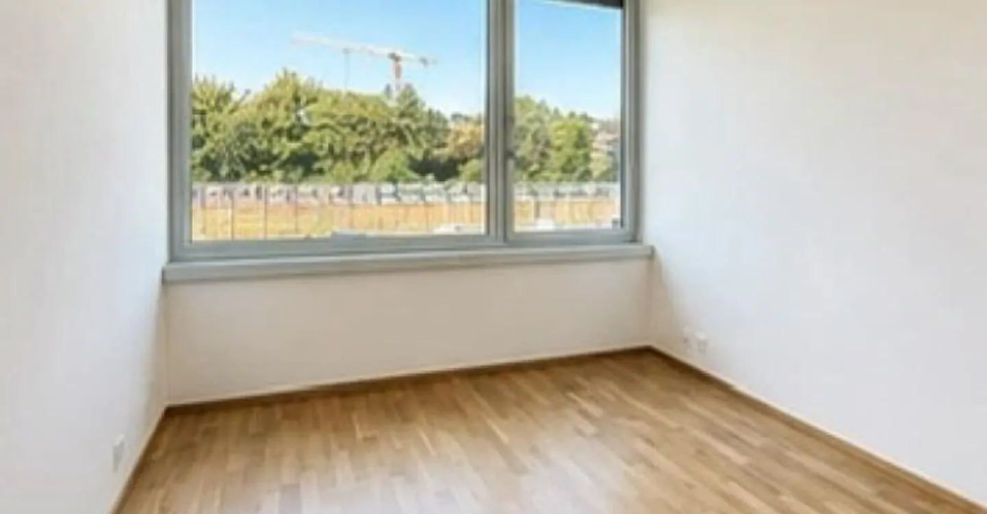 Superbo appartamento moderno con balcone - Foto 3 di 10