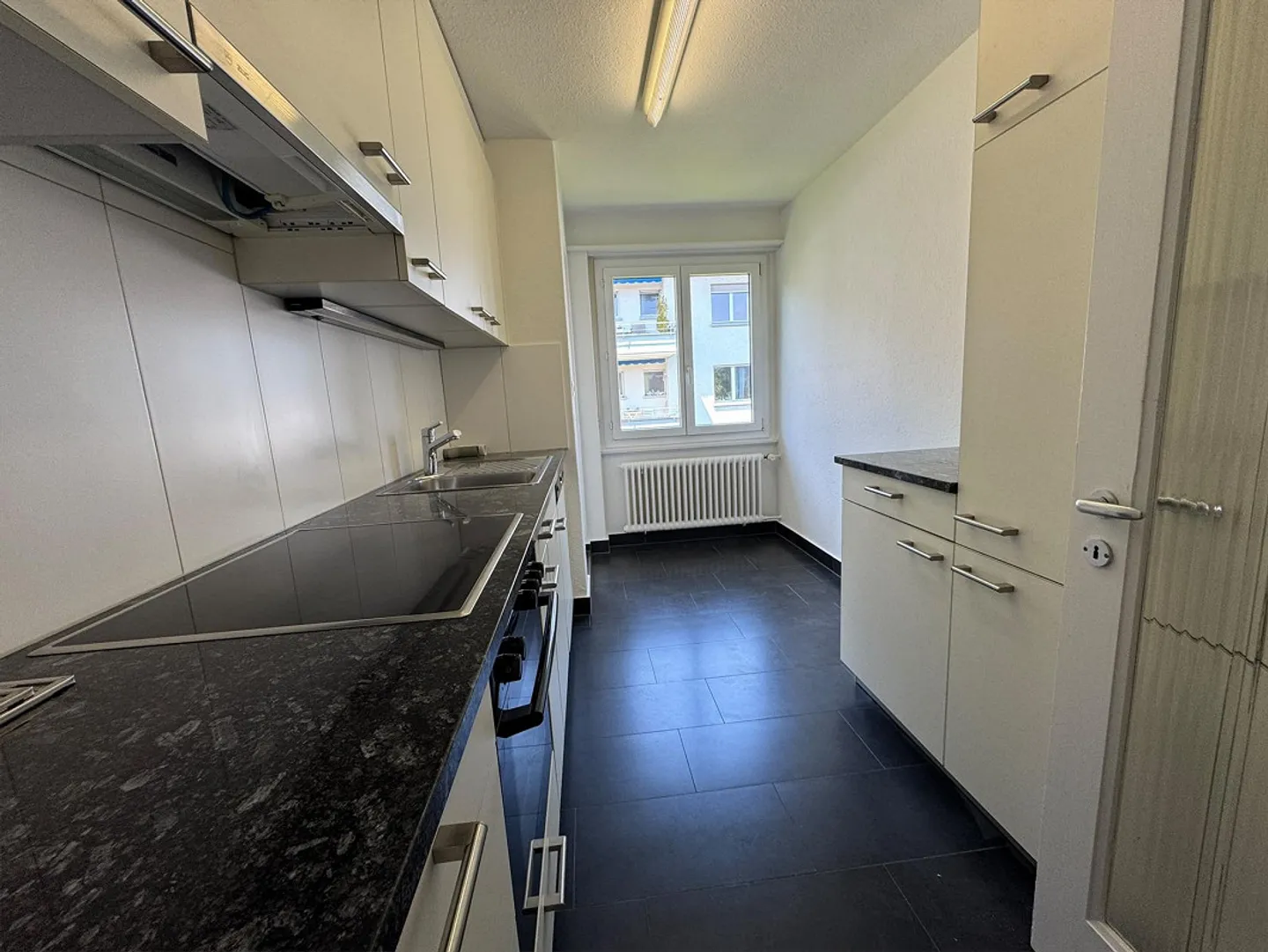 Renovated and spacious 3.5 room apartment in the heart of Lucerne - Photo 3 of 7