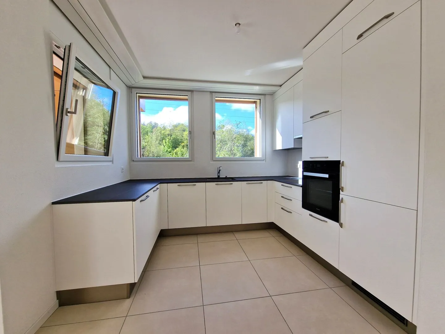 Berges 3 - 4,5-Zimmer-Wohnung im 1. Stock - Foto 3 von 9