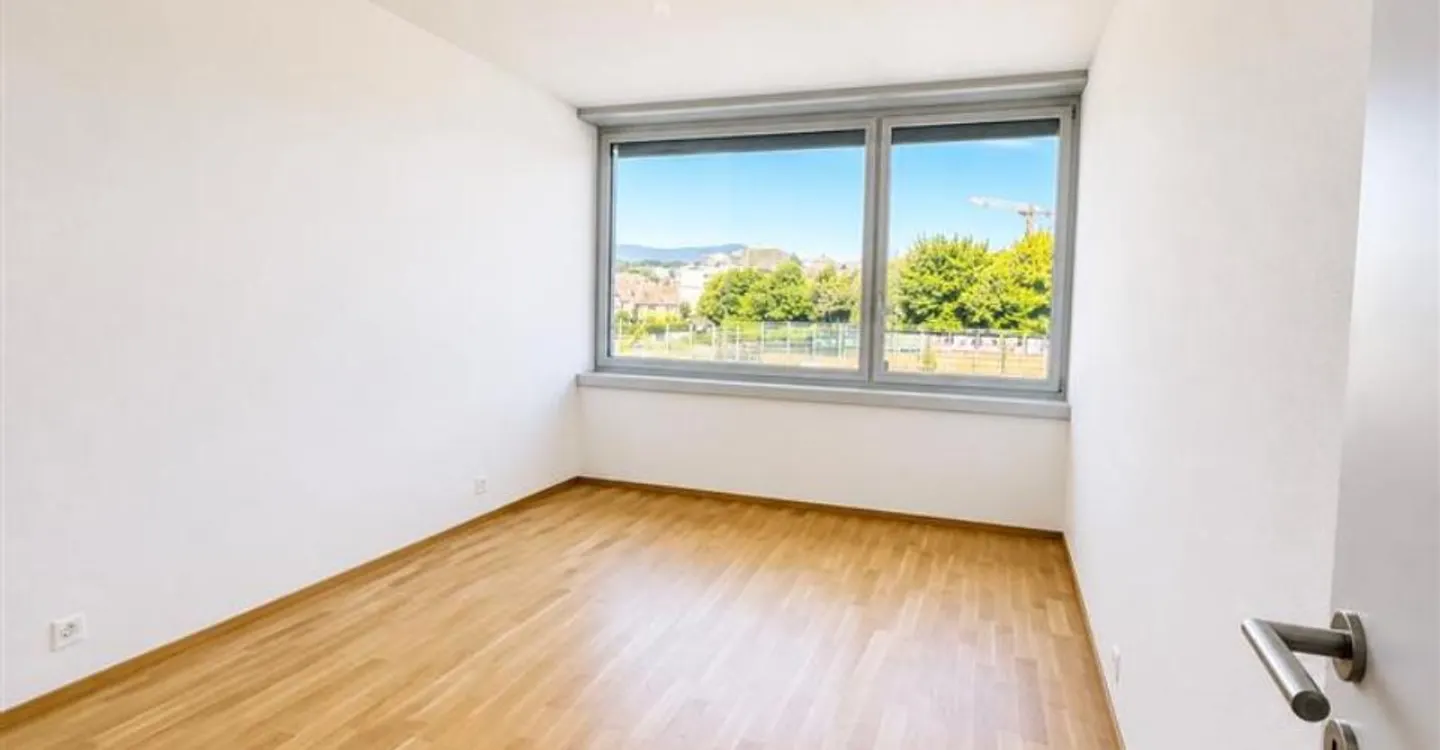 Superbo appartamento moderno con balcone - Foto 4 di 10