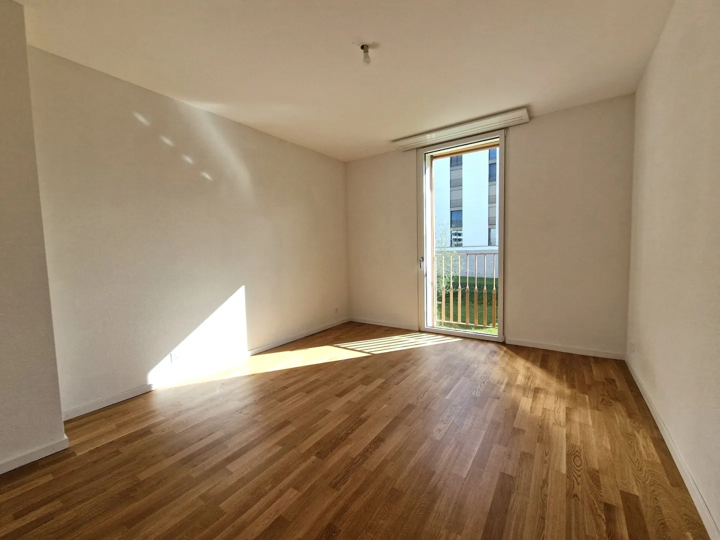 Berges 3 - 4,5-Zimmer-Wohnung im 1. Stock - Foto 5 von 9