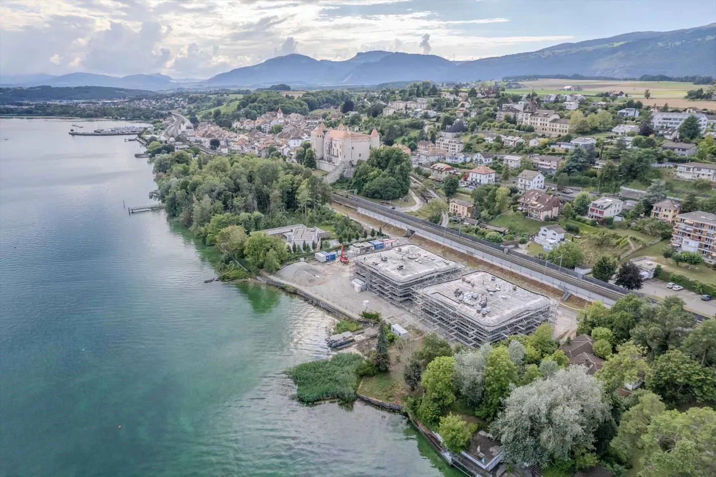 Eleganz und Modernität, wohnen Sie direkt am Wasser! - Foto 1 von 13