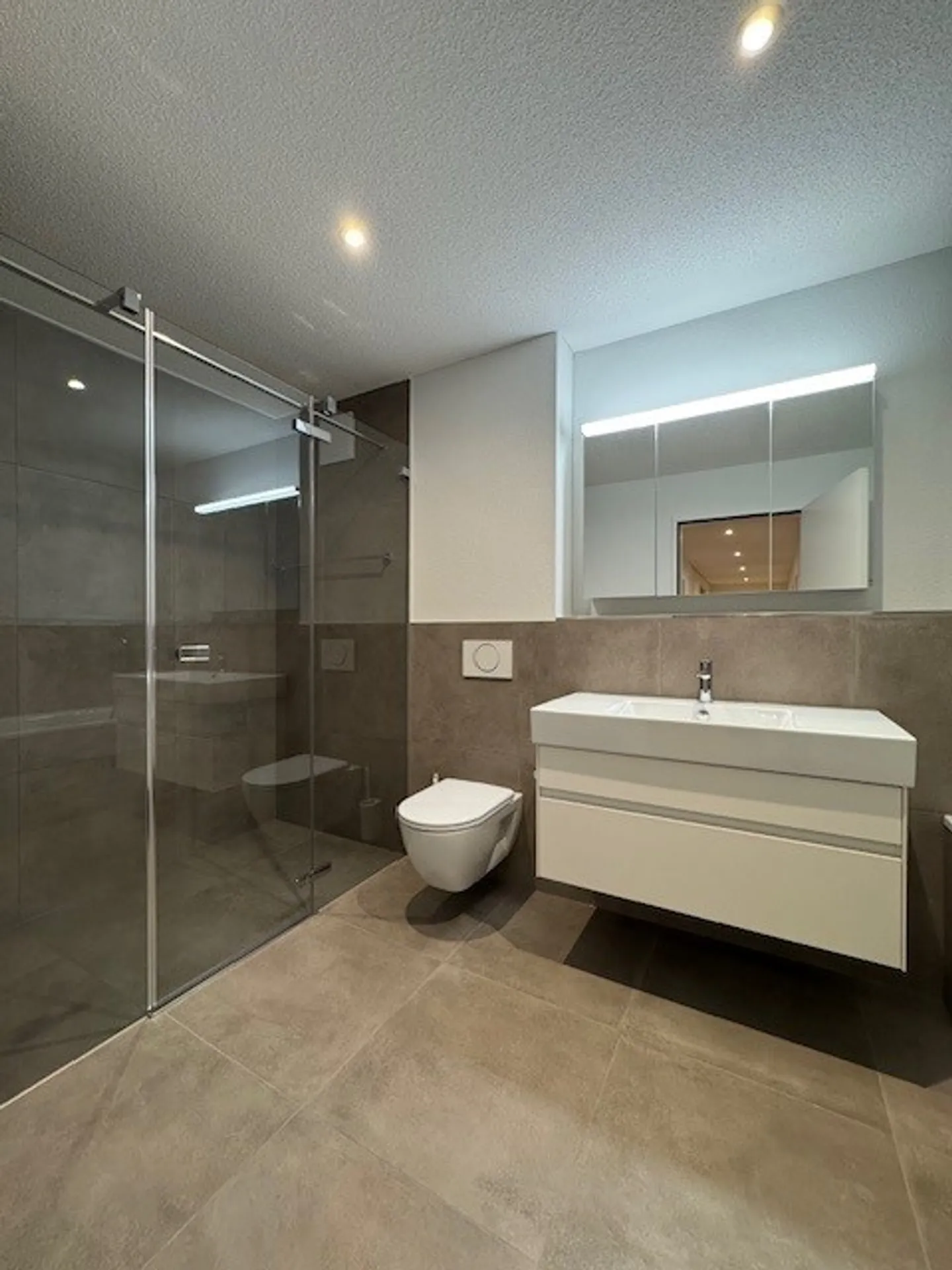 Spring Promotion - Garden Apartment - Photo 5 of 15