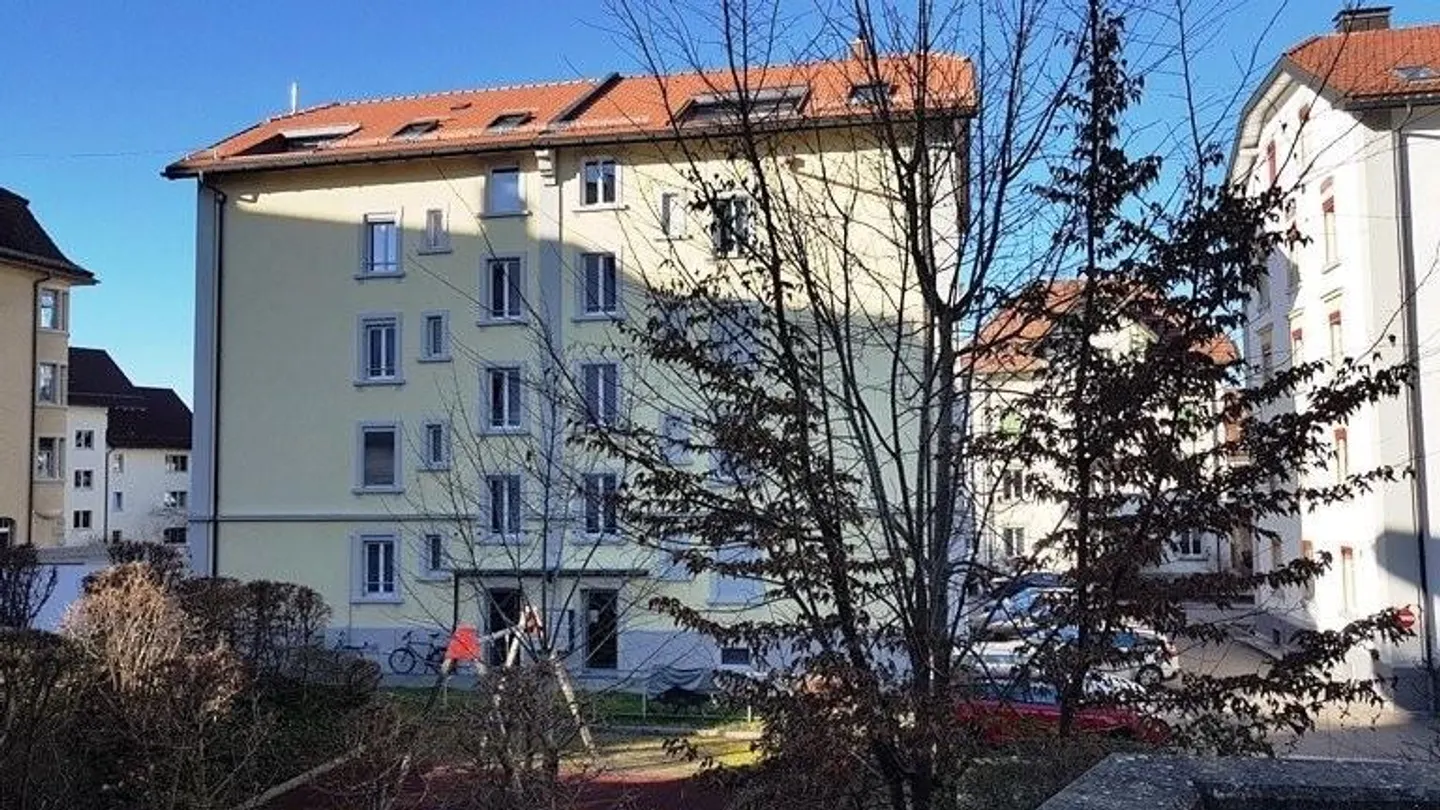 Appartement moderne dans un ancien bâtiment - Près de l'hôpital et de la gare de St. Fiden - Photo 2 sur 6