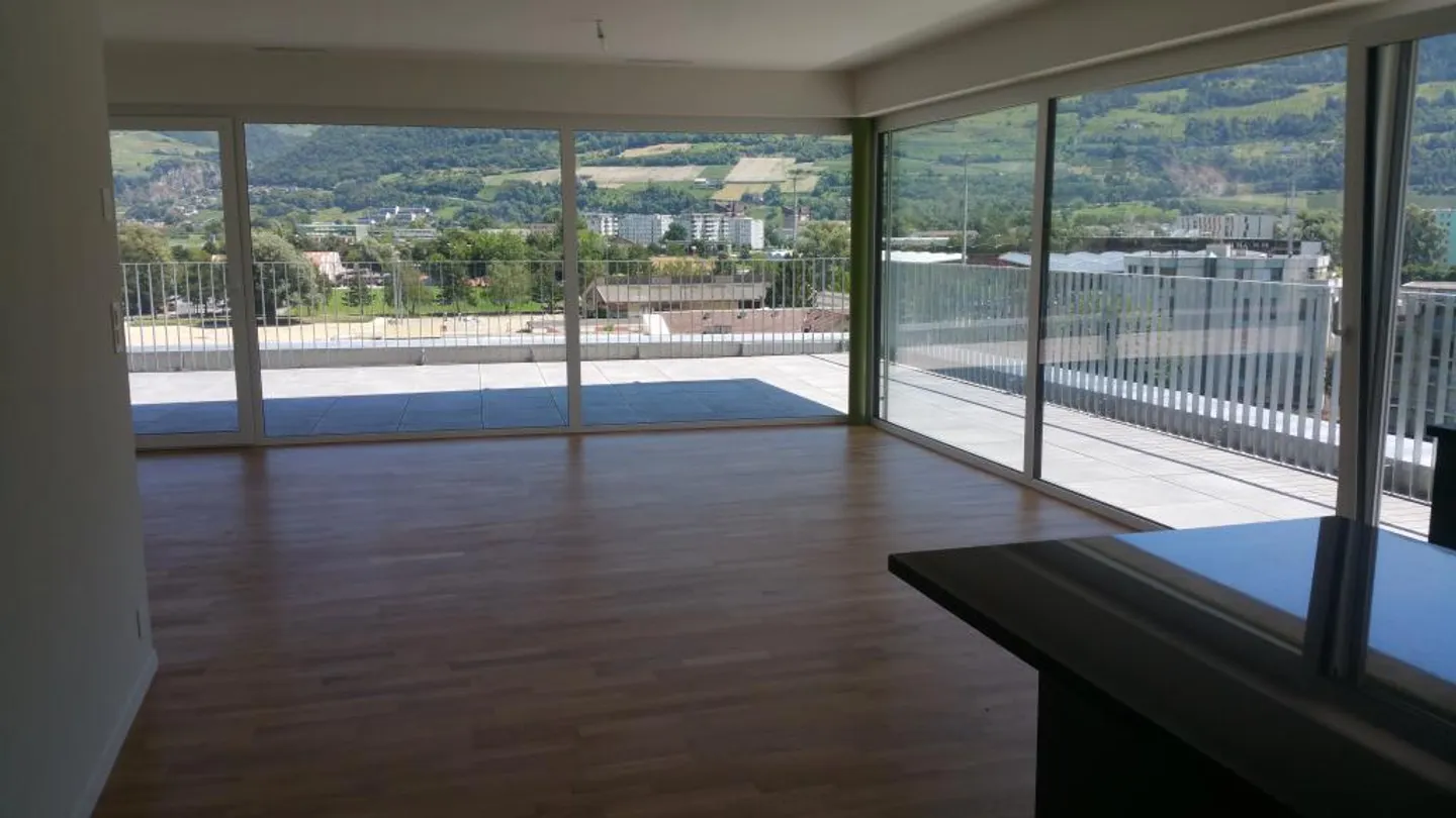 3.5 Room Apartment - Photo 1 of 9