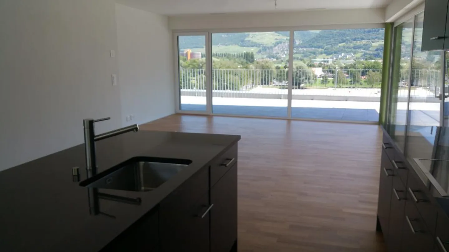 3.5 Room Apartment - Photo 3 of 9