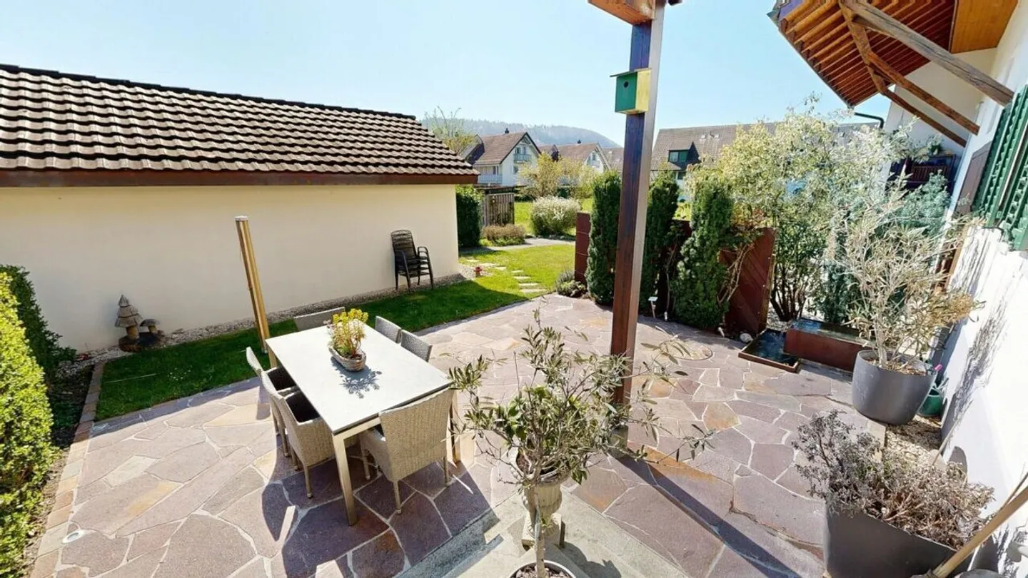 Appartamento affascinante con giardino privato e basse spese accessorie - Foto 3 di 23