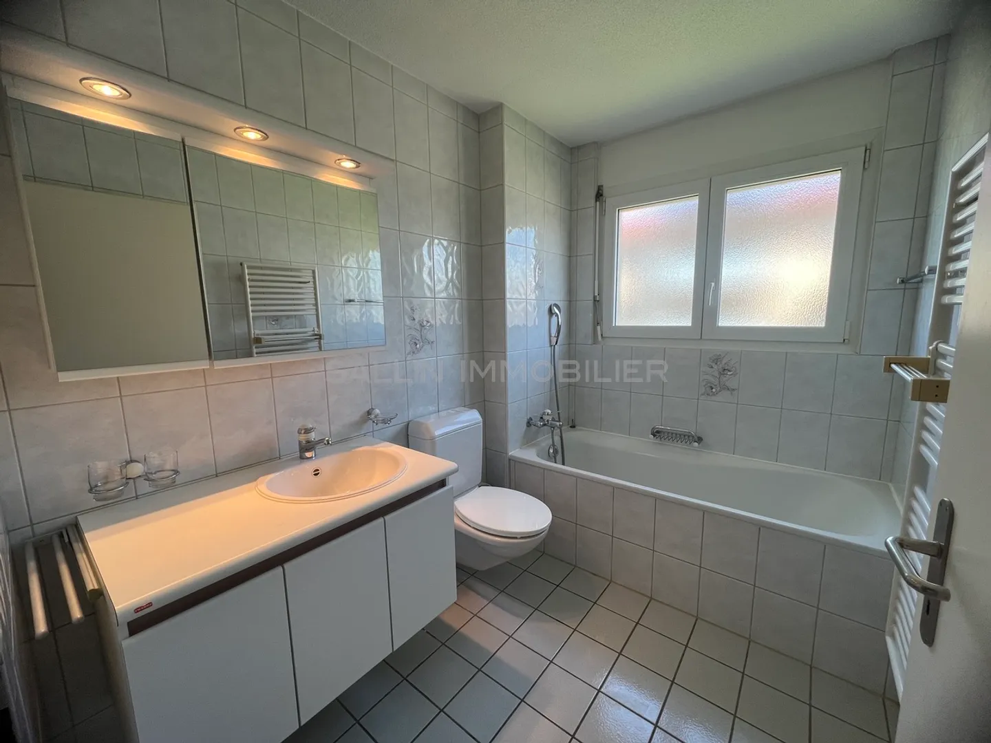 BEAUTIFUL 4-ROOM APARTMENT, IN SINGINE - Photo 7 of 9