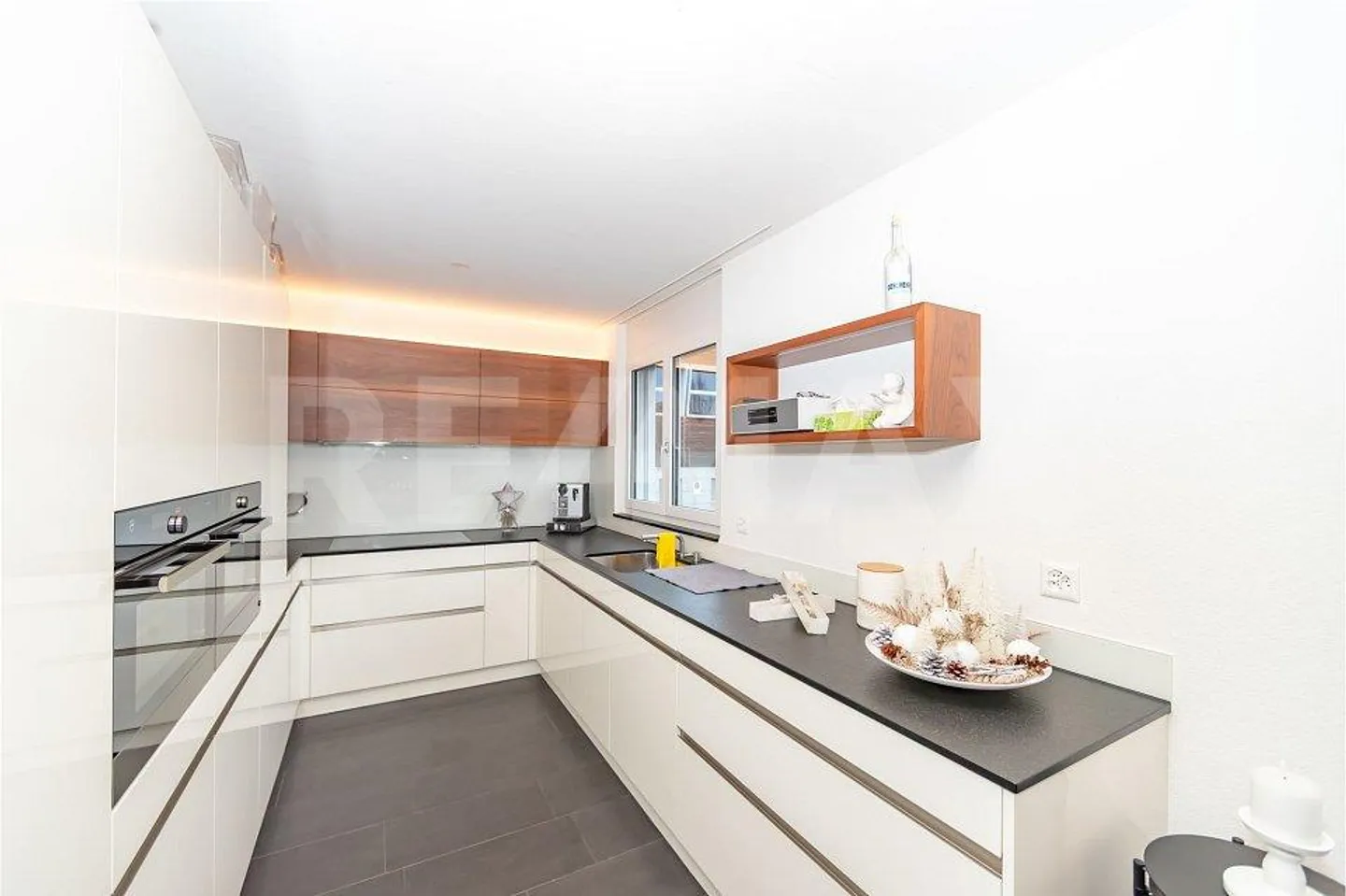 Appartement 8 pièces - Foto 1 von 13