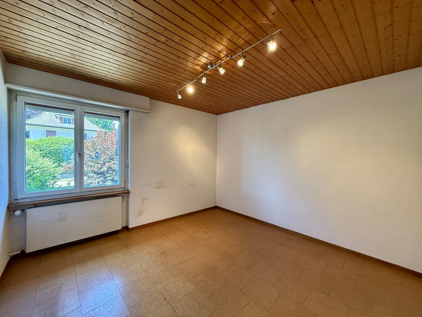 Sogno abitativo con potenziale: casa unifamiliare di 5,5 stanze a Niederbuchsiten - Foto 8 di 17