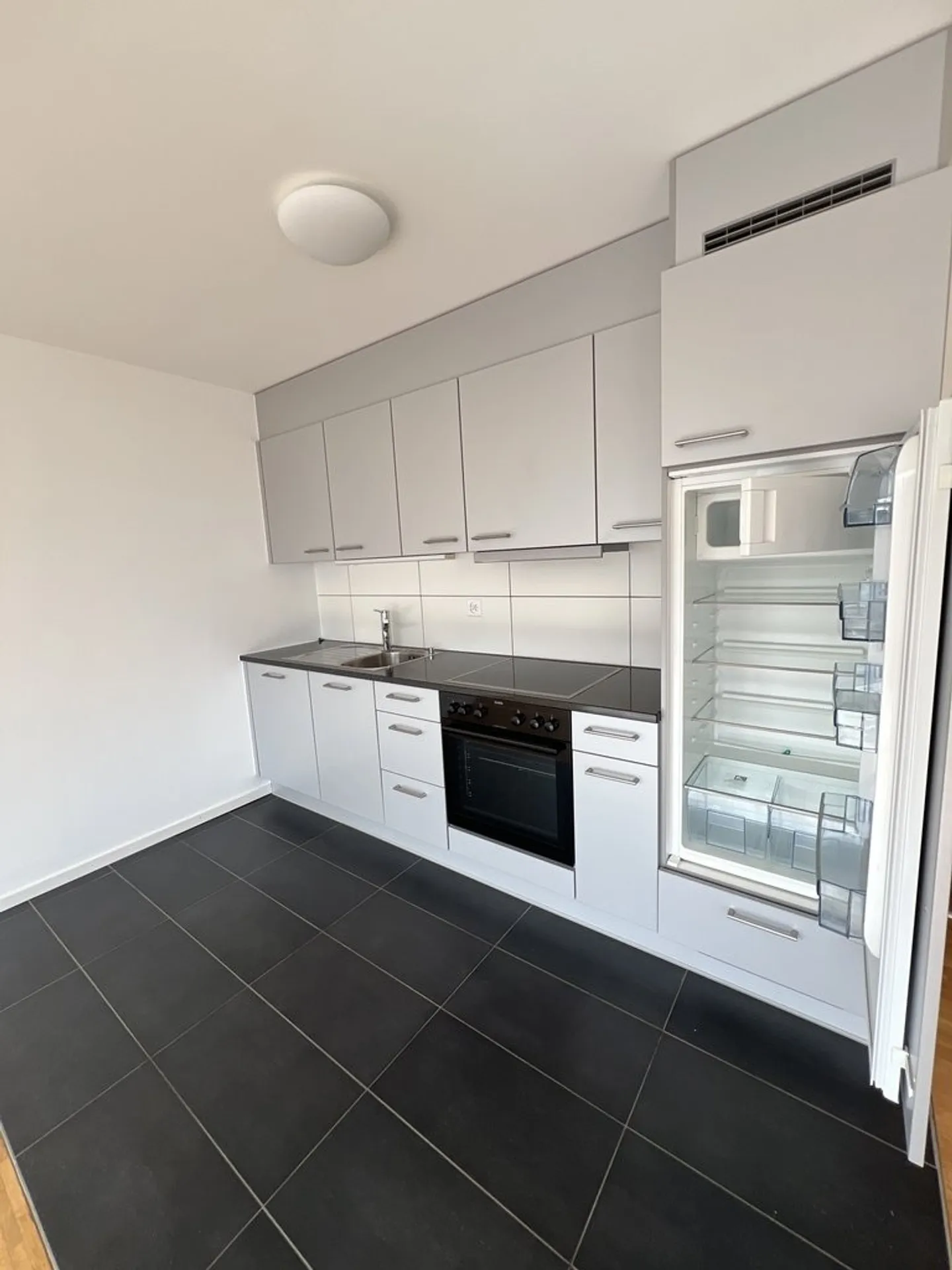 2 mesi di affitto gratuiti e un buono IKEA di 200 CHF per il tuo arredamento! - Foto 3 di 6