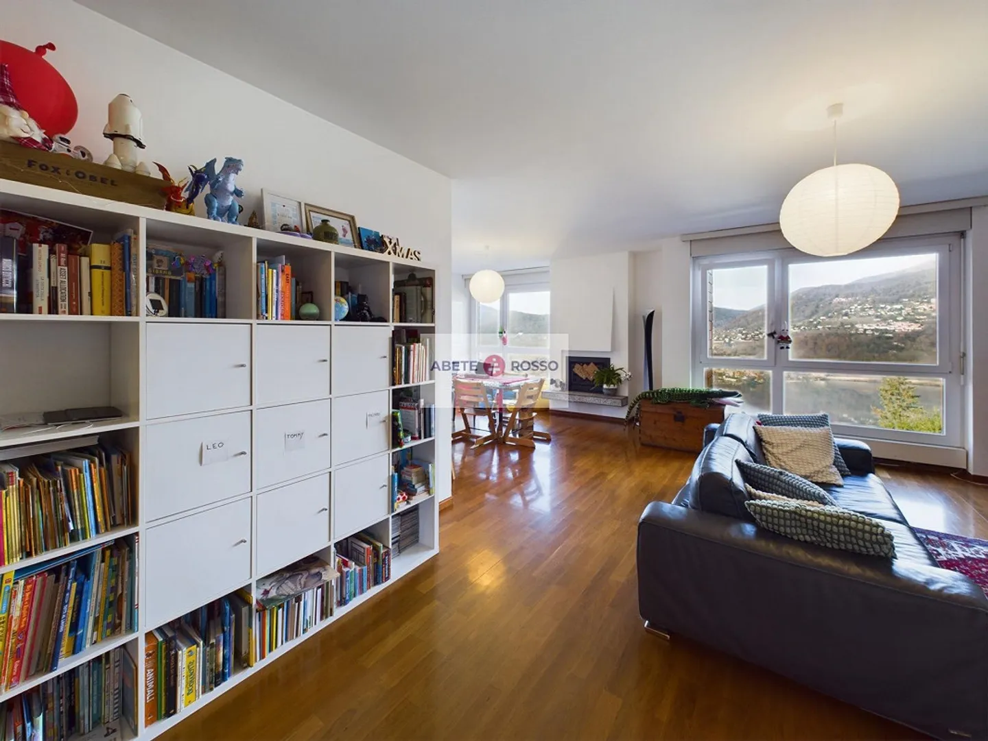 Charming Apartment with Lake View - Photo 6 of 18