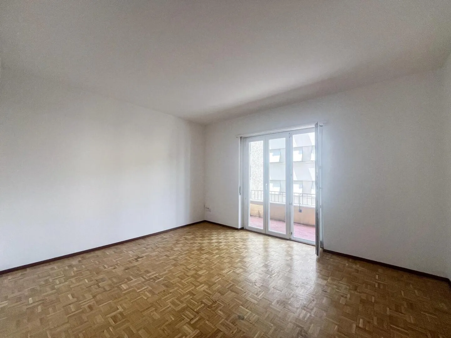APPARTEMENT DE 4.5 PIÈCES DANS LE QUARTIER PALAPENZ À CHIASSO - Photo 4 sur 6