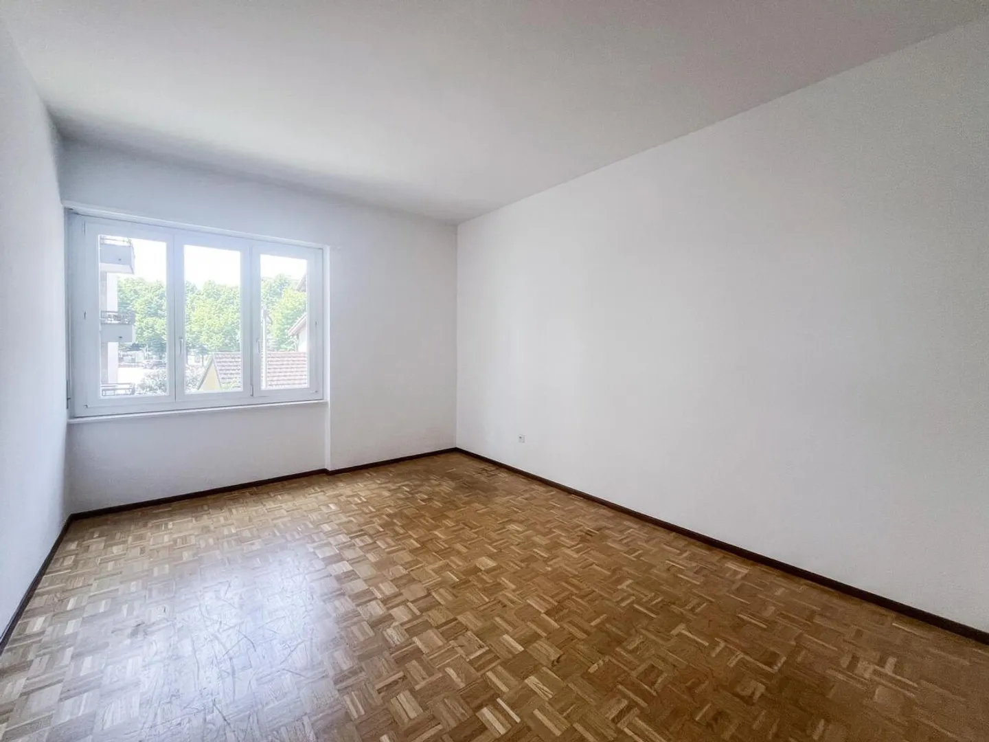 APPARTEMENT DE 4.5 PIÈCES DANS LE QUARTIER PALAPENZ À CHIASSO - Photo 2 sur 6