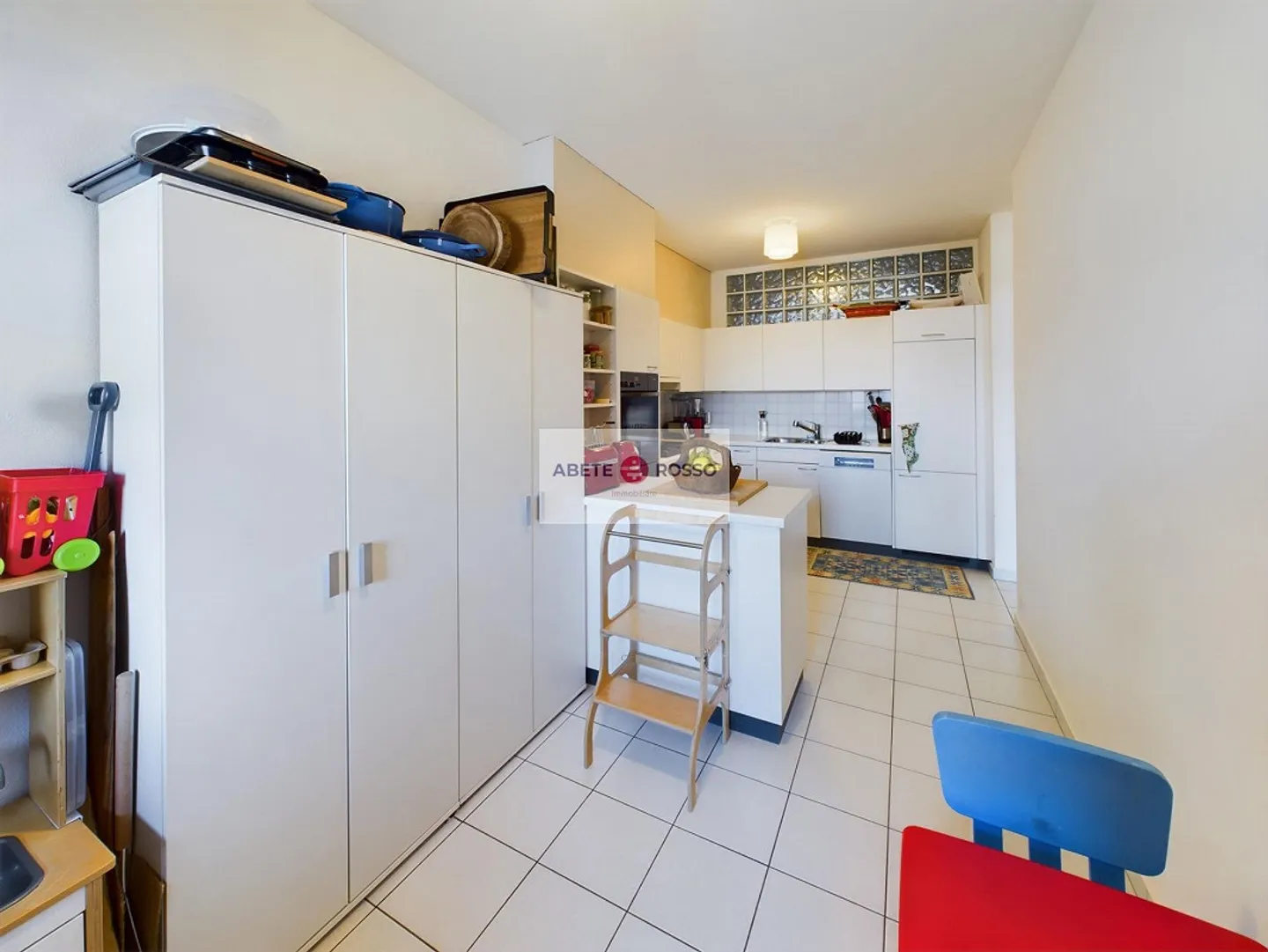 Charming Apartment with Lake View - Photo 8 of 18